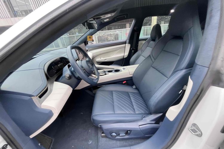 极氪001 2025款 WE版 100kWh 后驱中控内饰7006