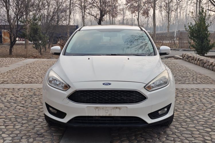 福特 福克斯 2018款 两厢经典 1.6L 自动风尚型智行版车身外观6001