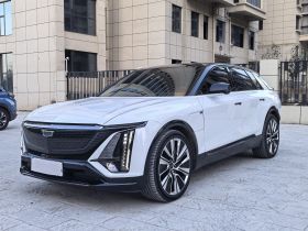 凯迪拉克 IQ锐歌 2022款 四驱高性能尊贵版