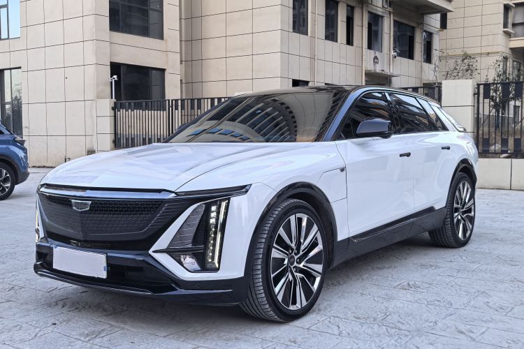 凯迪拉克 IQ锐歌 2022款 四驱高性能尊贵版车身外观1