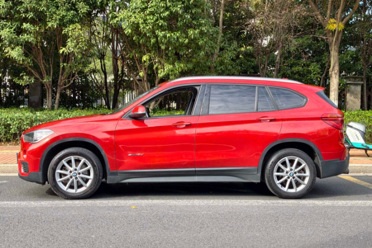 宝马X1 2016款 sDrive18Li 时尚型车身外观6002