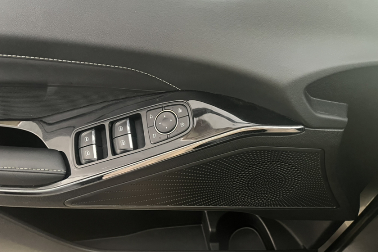 哈弗H6 2022款 第三代 1.5T 自动两驱Pro中控内饰7010