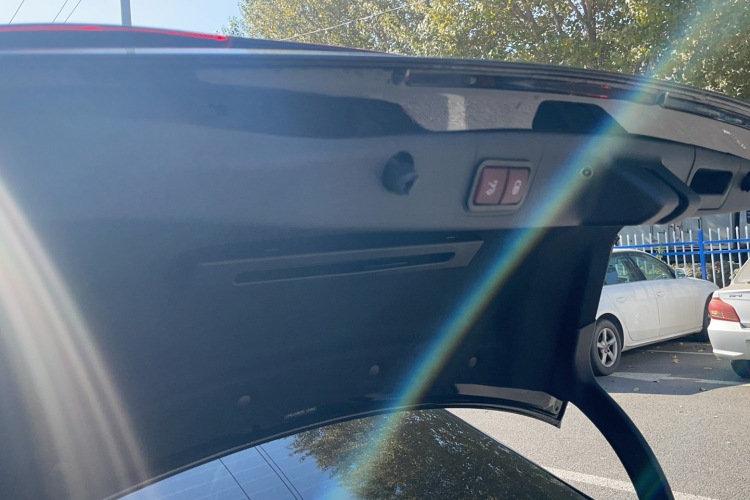 奔驰E级 2024款 改款 E 260 L车身外观6006