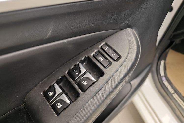 长安 逸动 2020款 PLUS 1.6L GDI 手动豪华型中控内饰7004