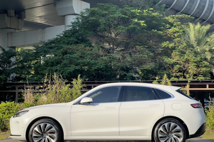 鸿蒙智行 问界M5 2022款 增程后驱标准版车身外观6003