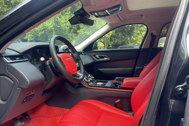 路虎 揽胜星脉 2019款 250PS中控内饰7007