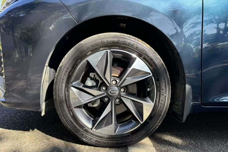 广汽传祺 传祺M6 2021款 270T DCT尊荣版（七座）车身外观6011