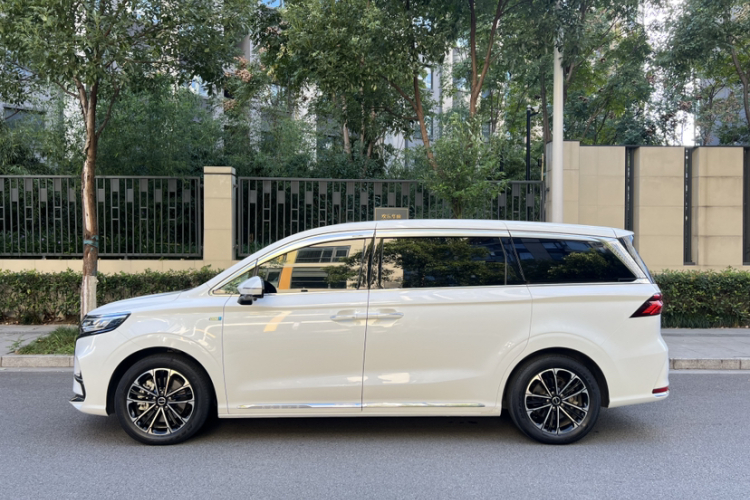 荣威iMAX8 2021款 400TGI 旗舰版车身外观6003