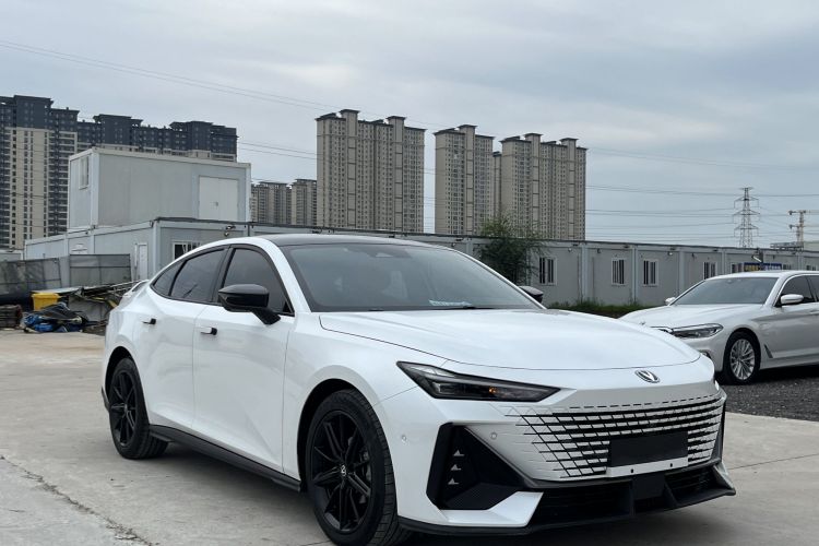 长安UNI-V 2022款 1.5T 智慧领航型车身外观6002