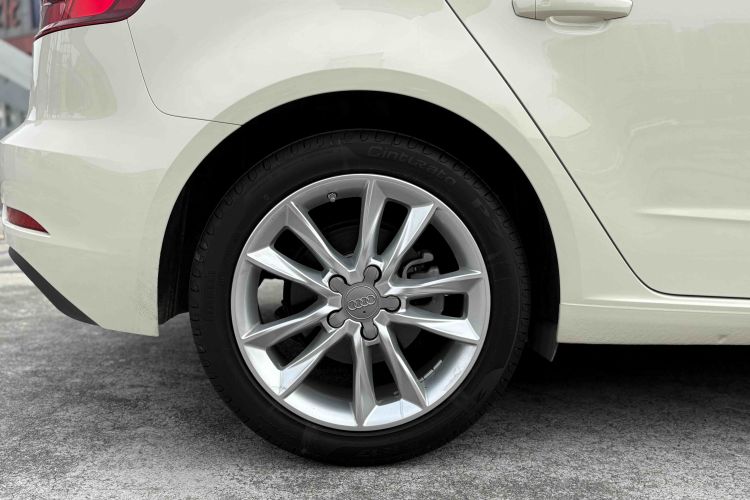 奥迪A3 2018款 30周年年型 Sportback 35 TFSI 进取型车身外观6009