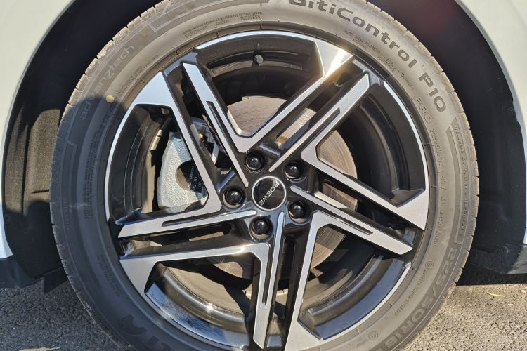 荣威D7 2023款 DMH 125km 超越版车身外观6009