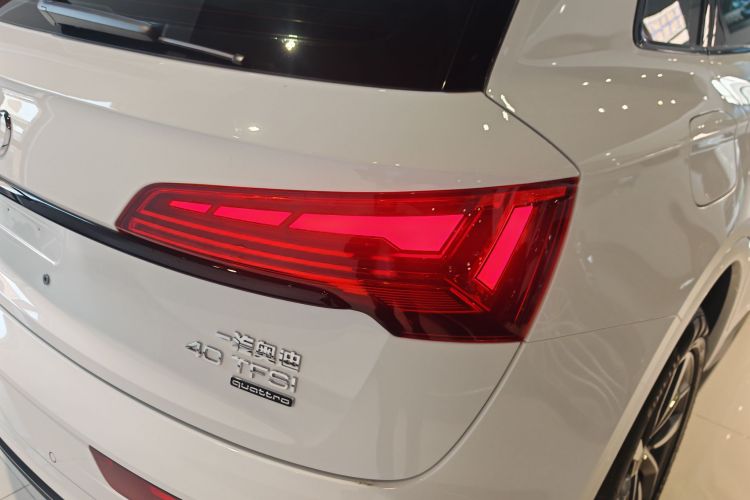 奥迪Q5L 2024款 40 TFSI 豪华动感型车身外观6006