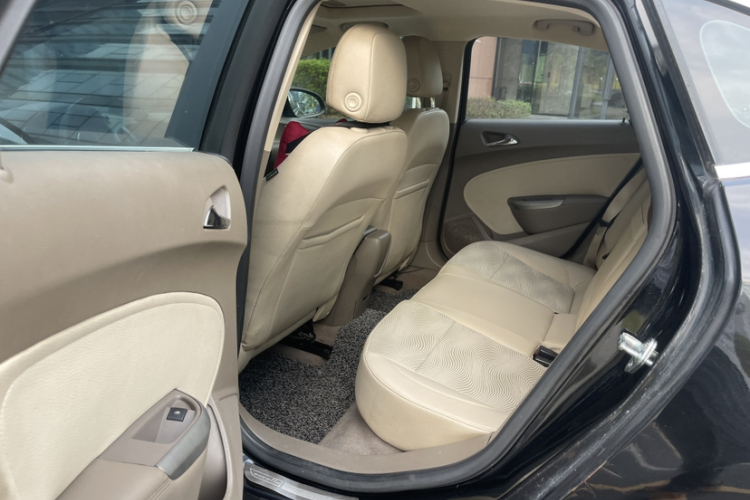 别克 英朗 2013款 GT 1.6L 手动进取版中控内饰7002