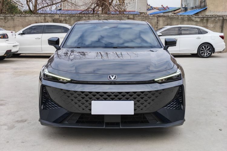 长安UNI-V 2024款 1.5T 尊贵型车身外观6003