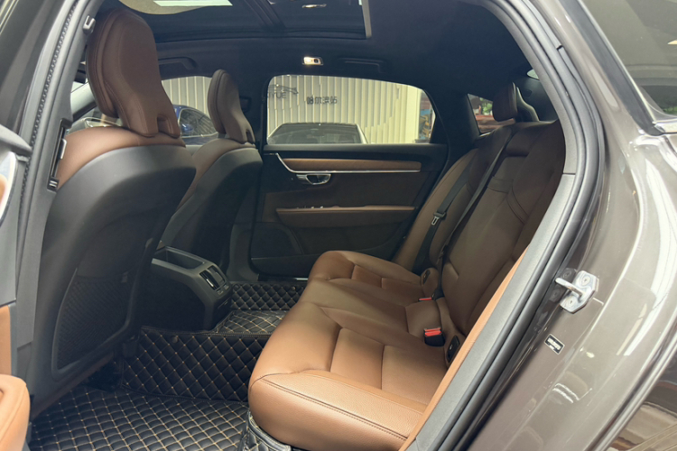 沃尔沃S90 2021款 B5 智逸豪华版中控内饰7006