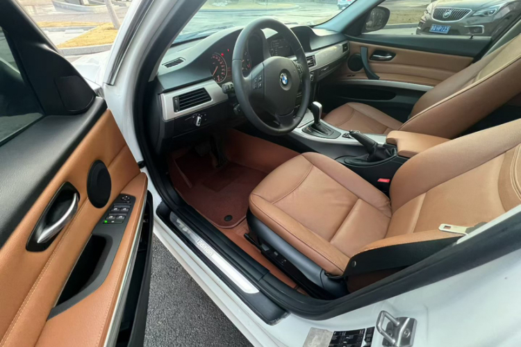 宝马3系(进口) 2010款 320i豪华型局部细节19