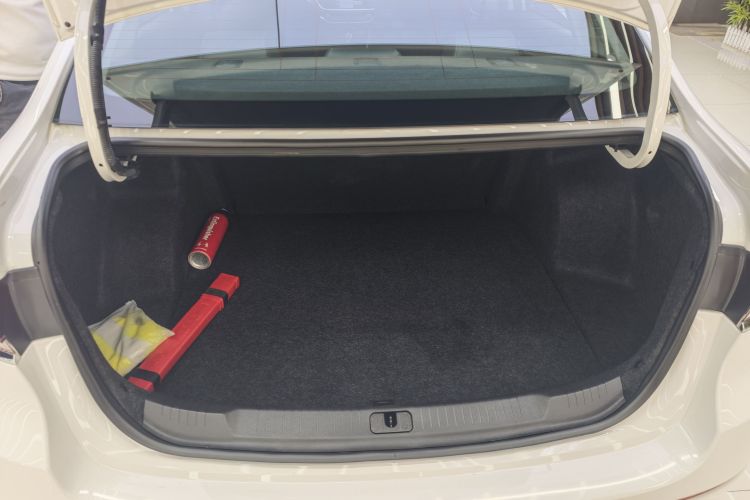 别克 英朗 2021款 改款 典范 1.5L 自动精英型中控内饰7006