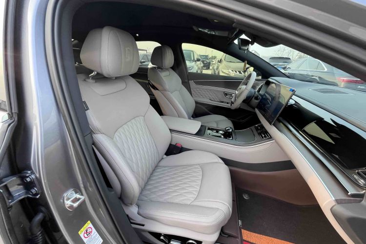 比亚迪 汉 2024款 DM-i 荣耀版 121KM 尊享型中控内饰7005