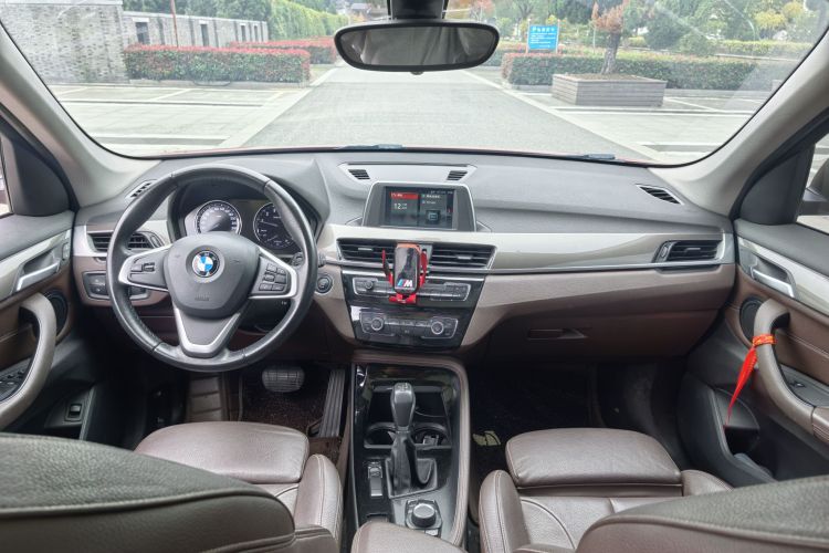 宝马X1 2019款 sDrive18Li 尊享型中控内饰7003