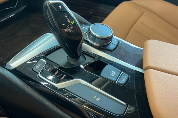 宝马5系 2018款 528Li 上市特别版局部细节18