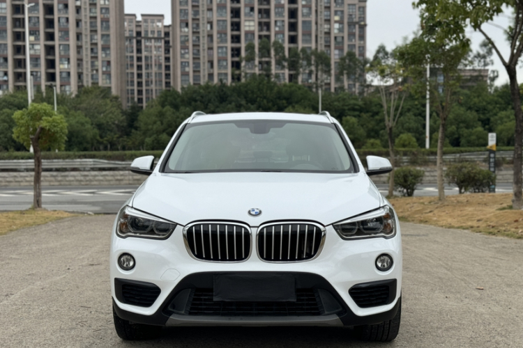 宝马X1 2018款 sDrive20Li 领先型车身外观6008