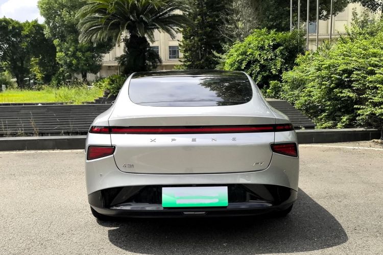 小鹏P7 2022款 625E车身外观6004