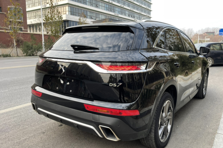 DS 7 2018款 45THP 里沃利先锋版车身外观6003