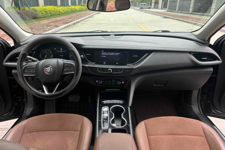 别克 君威 2020款 552T 豪华型中控内饰7001