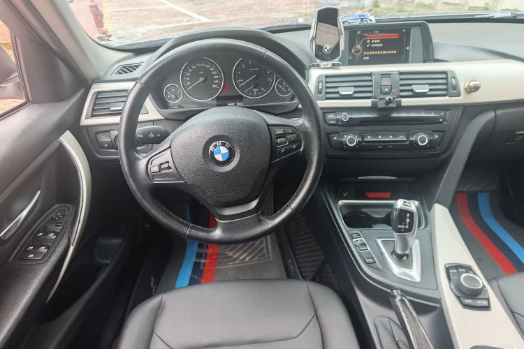 宝马3系 2015款 316Li 时尚型中控内饰7005