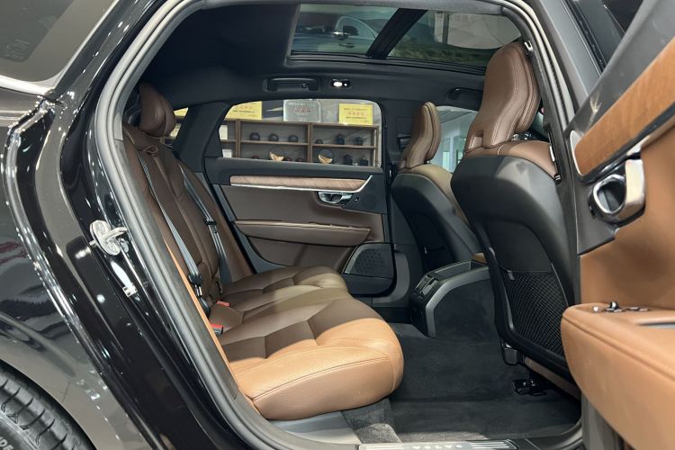 沃尔沃S90 2025款 B5 智逸豪华版中控内饰7009