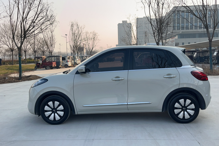 五菱汽车 五菱缤果 2023款 203km 舒享款车身外观6007