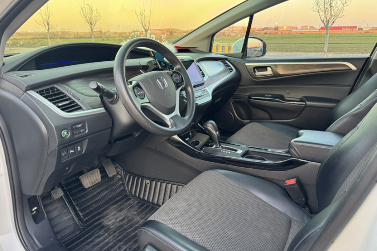 本田 杰德 2017款 210TURBO CVT风尚版 5座中控内饰7004