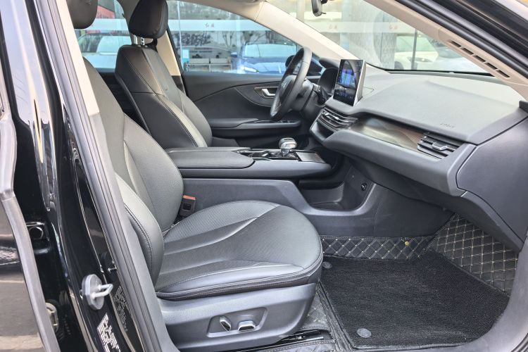 红旗E-QM5 2023款 改款 基础出行版局部细节41