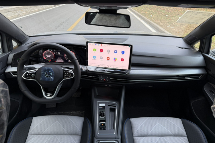 大众 高尔夫 2025款 改款二 300TSI R-Line局部细节18