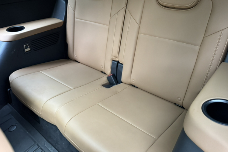 理想汽车 理想ONE 2021款 增程6座版中控内饰7004