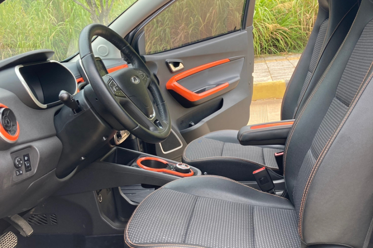 奇瑞新能源 小蚂蚁 2019款 4座智享版 35kWh中控内饰7002