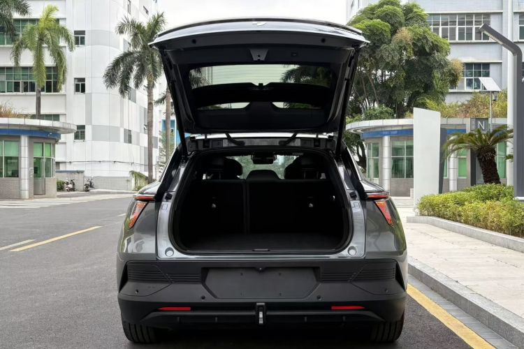 极越01 2025款 焕新款 Max 长续航版车身外观6008