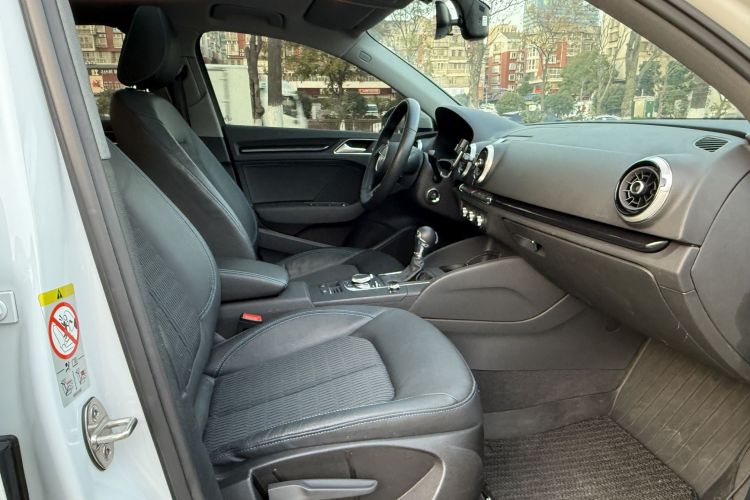 奥迪A3 2020款 Limousine 35 TFSI 时尚型 国VI中控内饰7008