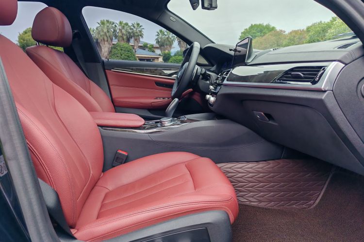 宝马5系 2019款 530Li 领先型 M运动套装中控内饰7001