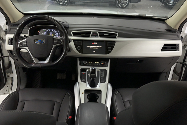 吉利汽车 博越 2020款 1.8TD DCT两驱智联型4G互联版中控内饰7001