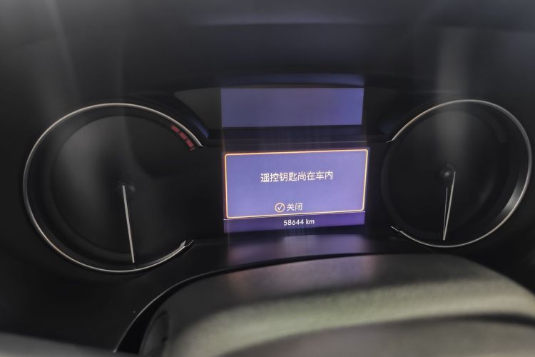 凯迪拉克CT4 2021款 28T 尊贵型中控内饰15