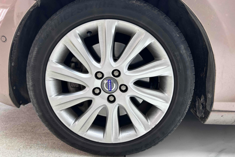 沃尔沃V40 2013款 2.0T 智雅版局部细节9004