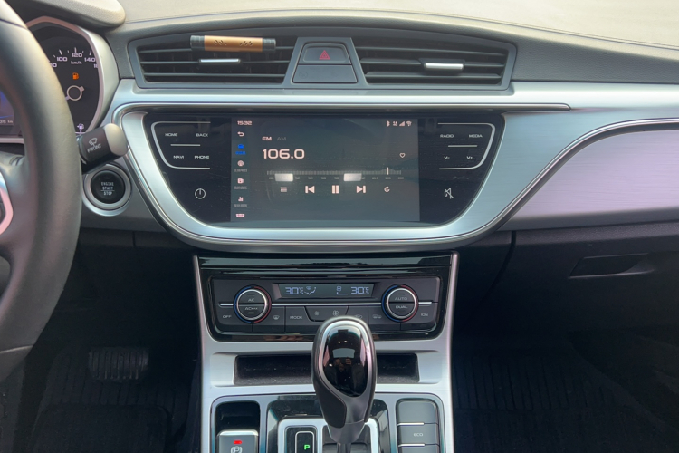 吉利汽车 帝豪GL 2019款 1.4T CVT精英智享版局部细节16