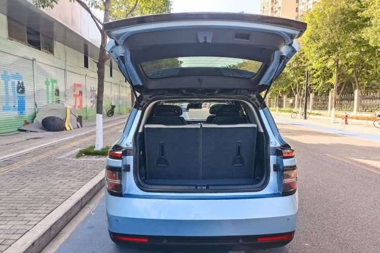 宝骏RM-5 2019款 1.5T CVT 24小时在线尊贵型 6座中控内饰7001