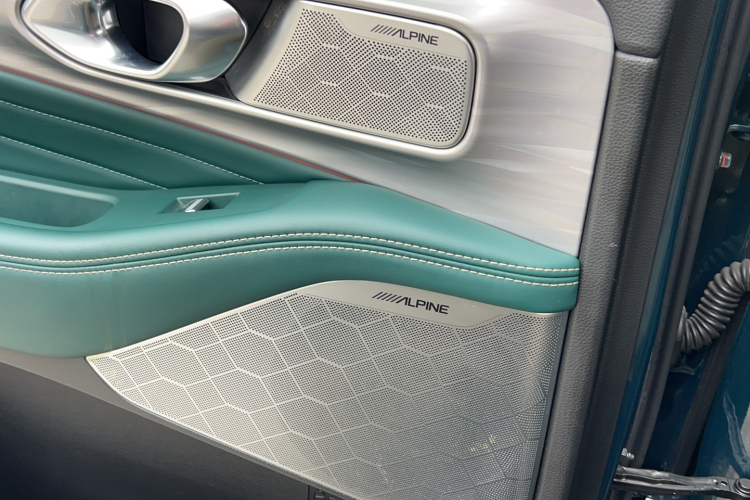 广汽传祺 传祺GS8 2022款 领航系列 2.0TGDI 两驱尊贵版（七座）中控内饰7015