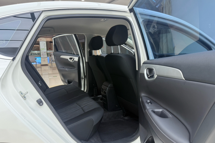 日产 轩逸 2024款 改款 经典 1.6XE CVT舒适版中控内饰7009