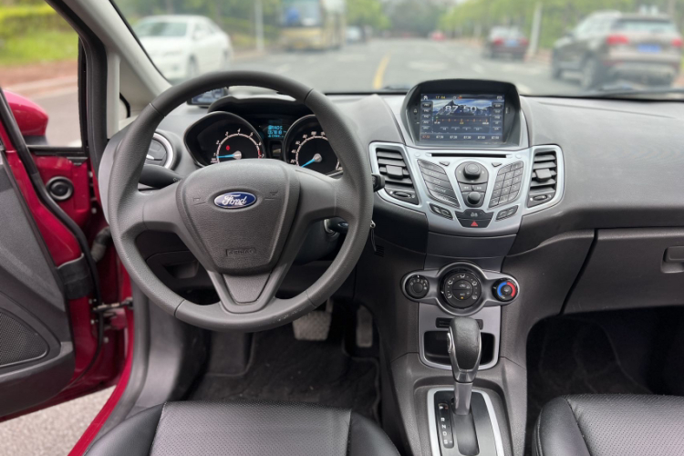 福特 嘉年华 2013款 两厢 1.5L 自动时尚型中控内饰7009