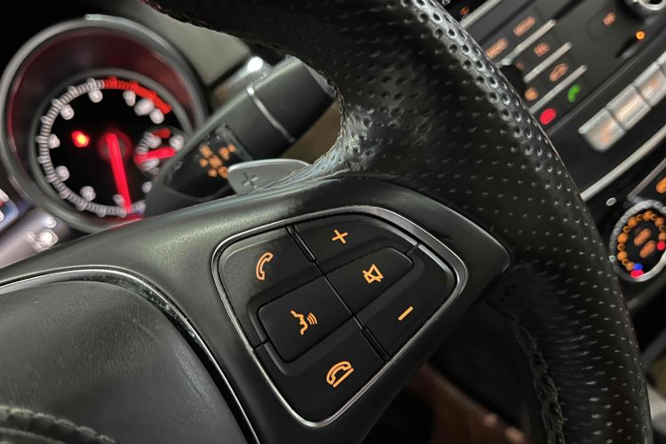 奔驰GLS 2017款 GLS 400 4MATIC动感型中控内饰7001