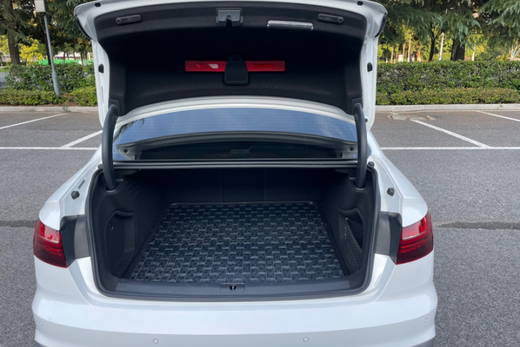 奥迪A4L 2020款 40 TFSI 时尚动感型局部细节23
