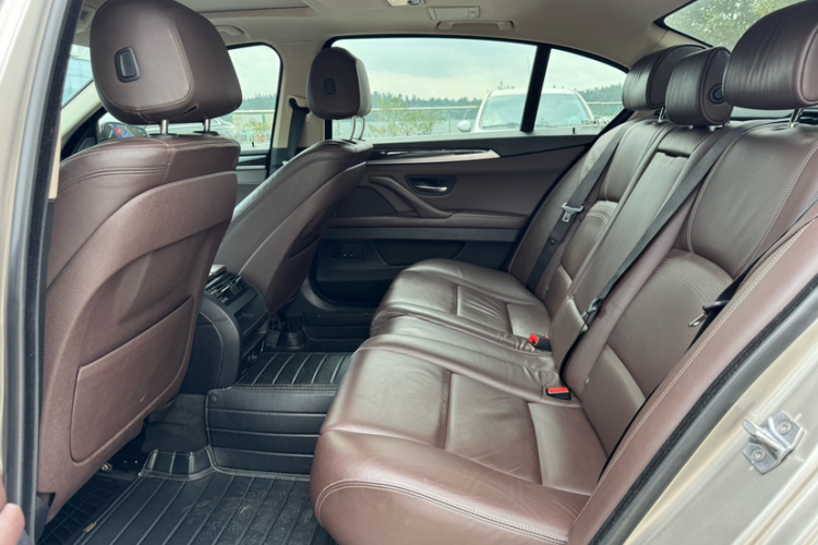 宝马5系 2017款 525Li 豪华设计套装中控内饰7003